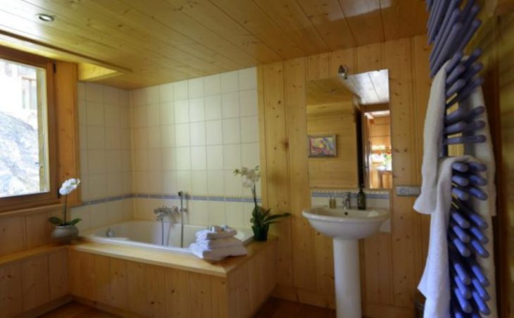 Chalet Scierie, Chamonix, Bathroom
